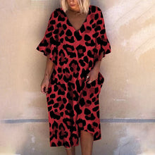 Indlæs billede til gallerivisning V-hals løs kjole med leopardprint