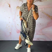 Indlæs billede til gallerivisning Kortærmet leopardprintet kjole med V-hals