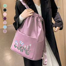 Indlæs billede til gallerivisning Broderet skuldertaske med lomme med snøre