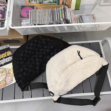 Indlæs billede til gallerivisning Ternet taske til brystet