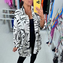 Indlæs billede til gallerivisning Overdimensioneret skjorte med abstrakt print