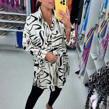 Indlæs billede til gallerivisning Overdimensioneret skjorte med abstrakt print