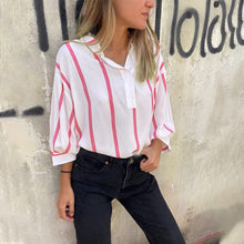Indlæs billede til gallerivisning Stribet skjorte med revers