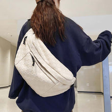 Indlæs billede til gallerivisning Ternet taske til brystet