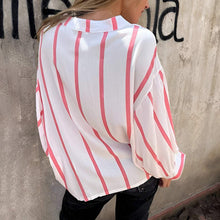 Indlæs billede til gallerivisning Stribet skjorte med revers