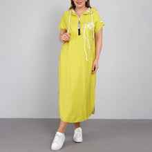 Indlæs billede til gallerivisning Trendy hættekjole med lynlåsdetaljer med en forbundet Cape-effekt