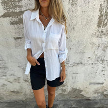 Indlæs billede til gallerivisning Alsidig skjorte med revers og stor lomme