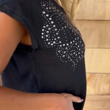 Indlæs billede til gallerivisning Kortærmet t-shirt med rund hals og kvast