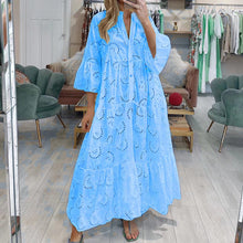 Indlæs billede til gallerivisning Blondekjole med udslåede ærmer og V-hals