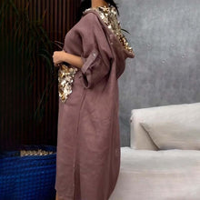 Indlæs billede til gallerivisning Maxikjole med hætte og pailletter i fiskeskæl