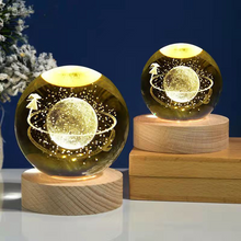 Indlæs billede til gallerivisning Glimtende krystalkugle natlys
