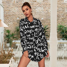 Indlæs billede til gallerivisning Afslappet top med revers med bogstavtryk