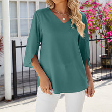Indlæs billede til gallerivisning Ensfarvet chiffonskjorte med V-hals og løse ærmer