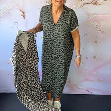 Indlæs billede til gallerivisning Kortærmet leopardprintet kjole med V-hals