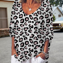 Indlæs billede til gallerivisning Leopardprints T-shirt med V-hals og Halve Ærmer