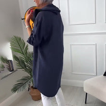 Indlæs billede til gallerivisning Hættejakke med bogstavprint og knapper