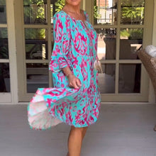 Indlæs billede til gallerivisning Kjole med fulde ærmer og print