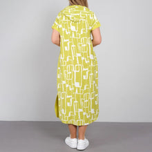 Indlæs billede til gallerivisning Trendy hættekjole med lynlåsdetaljer med en forbundet Cape-effekt