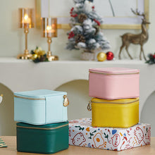 Indlæs billede til gallerivisning Smyckeskrin i läder för resor