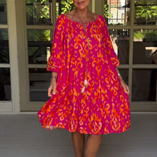 Indlæs billede til gallerivisning Kjole med fulde ærmer og print