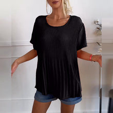 Indlæs billede til gallerivisning Ensfarvet plisseret bluse med rund hals