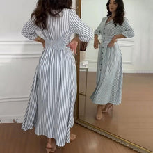 Indlæs billede til gallerivisning Stribet nederdel med revers og knapper