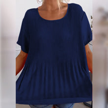 Indlæs billede til gallerivisning Ensfarvet plisseret bluse med rund hals