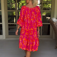 Indlæs billede til gallerivisning Kjole med fulde ærmer og print