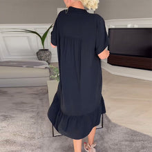 Indlæs billede til gallerivisning Kjole med fuld plissering og V-hals