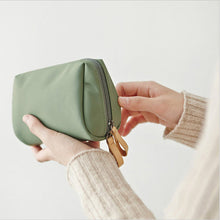 Indlæs billede til gallerivisning Ensfarvet kosmetiktaske med dobbelt lynlås