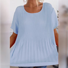Indlæs billede til gallerivisning Ensfarvet plisseret bluse med rund hals