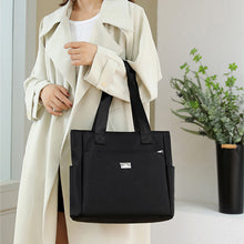 Indlæs billede til gallerivisning Letvægts vandtæt nylon skuldertaske