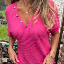 Indlæs billede til gallerivisning Kortærmet top med V-udskæring og nitter