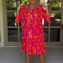 Indlæs billede til gallerivisning Kjole med fulde ærmer og print