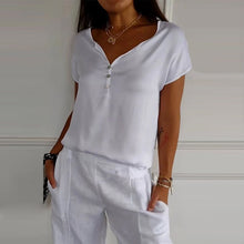 Indlæs billede til gallerivisning T-shirt med V-hals og korte, glatte ærmer