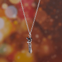 Indlæs billede til gallerivisning Heldigvis ejer dig - Knus halskæde