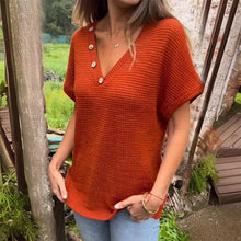Indlæs billede til gallerivisning Kortærmet top med V-udskæring og nitter