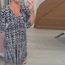 Indlæs billede til gallerivisning Ny V-hals-lang kjole med blomsterprint