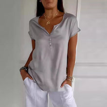 Indlæs billede til gallerivisning T-shirt med V-hals og korte, glatte ærmer