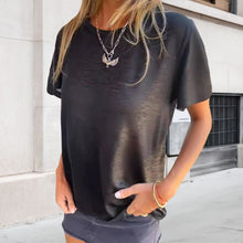 Indlæs billede til gallerivisning Kortærmet T-shirt med guldfolie