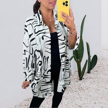 Indlæs billede til gallerivisning Overdimensioneret skjorte med abstrakt print