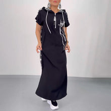 Indlæs billede til gallerivisning Trendy hættekjole med lynlåsdetaljer med en forbundet Cape-effekt