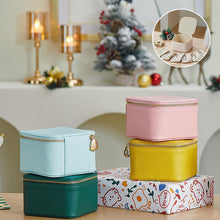 Indlæs billede til gallerivisning Smyckeskrin i läder för resor