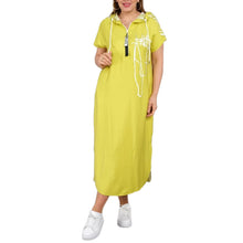 Indlæs billede til gallerivisning Trendy hættekjole med lynlåsdetaljer med en forbundet Cape-effekt