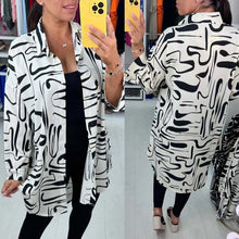 Indlæs billede til gallerivisning Overdimensioneret skjorte med abstrakt print