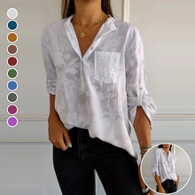 IndlĂŠs billede til gallerivisning V-hals trykt top med halv knap