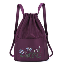 Indlæs billede til gallerivisning Broderet skuldertaske med lomme med snøre