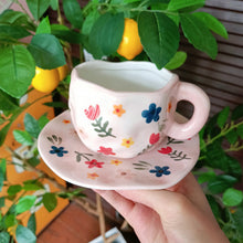 Indlæs billede til gallerivisning Handpainted Flower Ceramic Mug