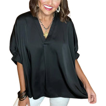 Indlæs billede til gallerivisning Kortærmet top med V-hals i silke