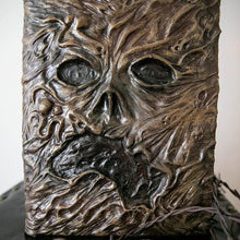 Indlæs billede til gallerivisning Necronomicon dekoration